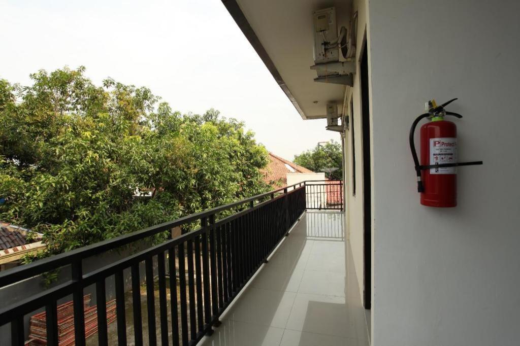 Richmond Guest House Cirebon Redpartner Bagian luar foto