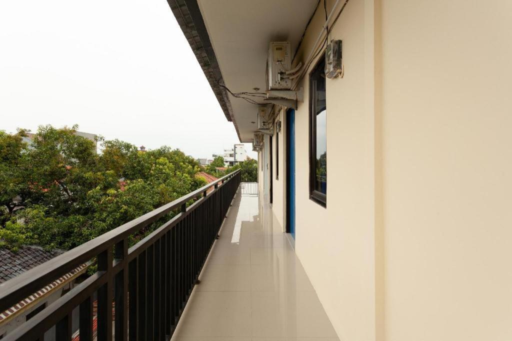 Richmond Guest House Cirebon Redpartner Bagian luar foto