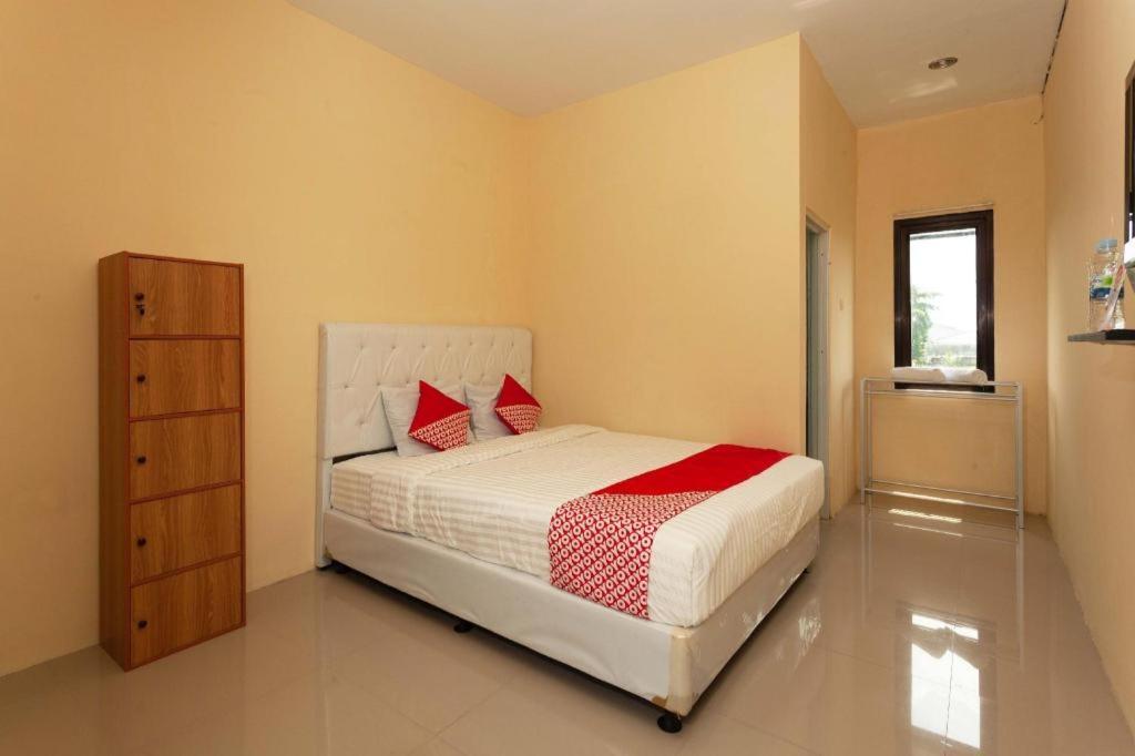 Richmond Guest House Cirebon Redpartner Bagian luar foto